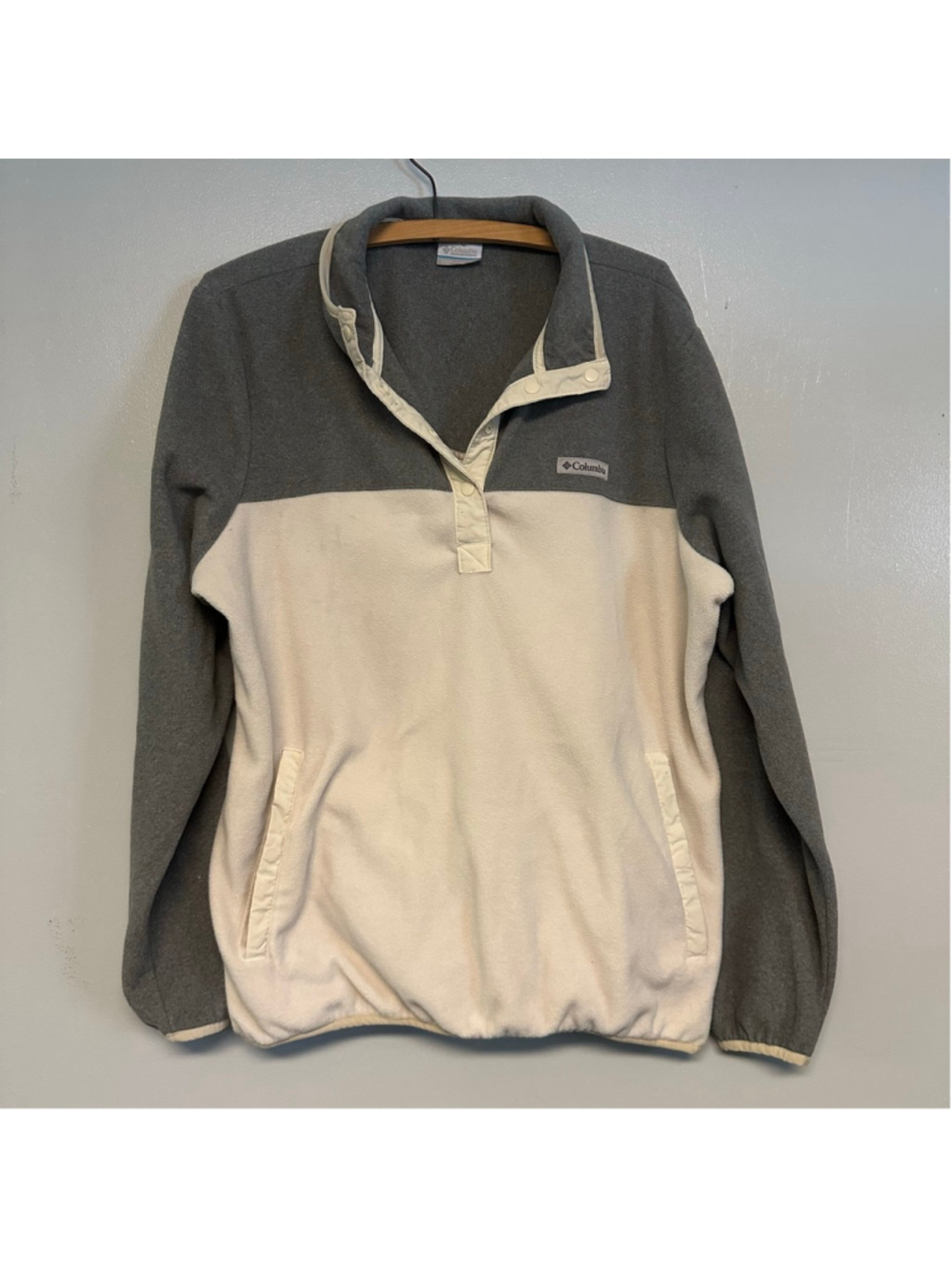 Columbia Gray Off-white Fleece Sweatshirt size XXL 1/4 button pullover - Picture 1 of 7